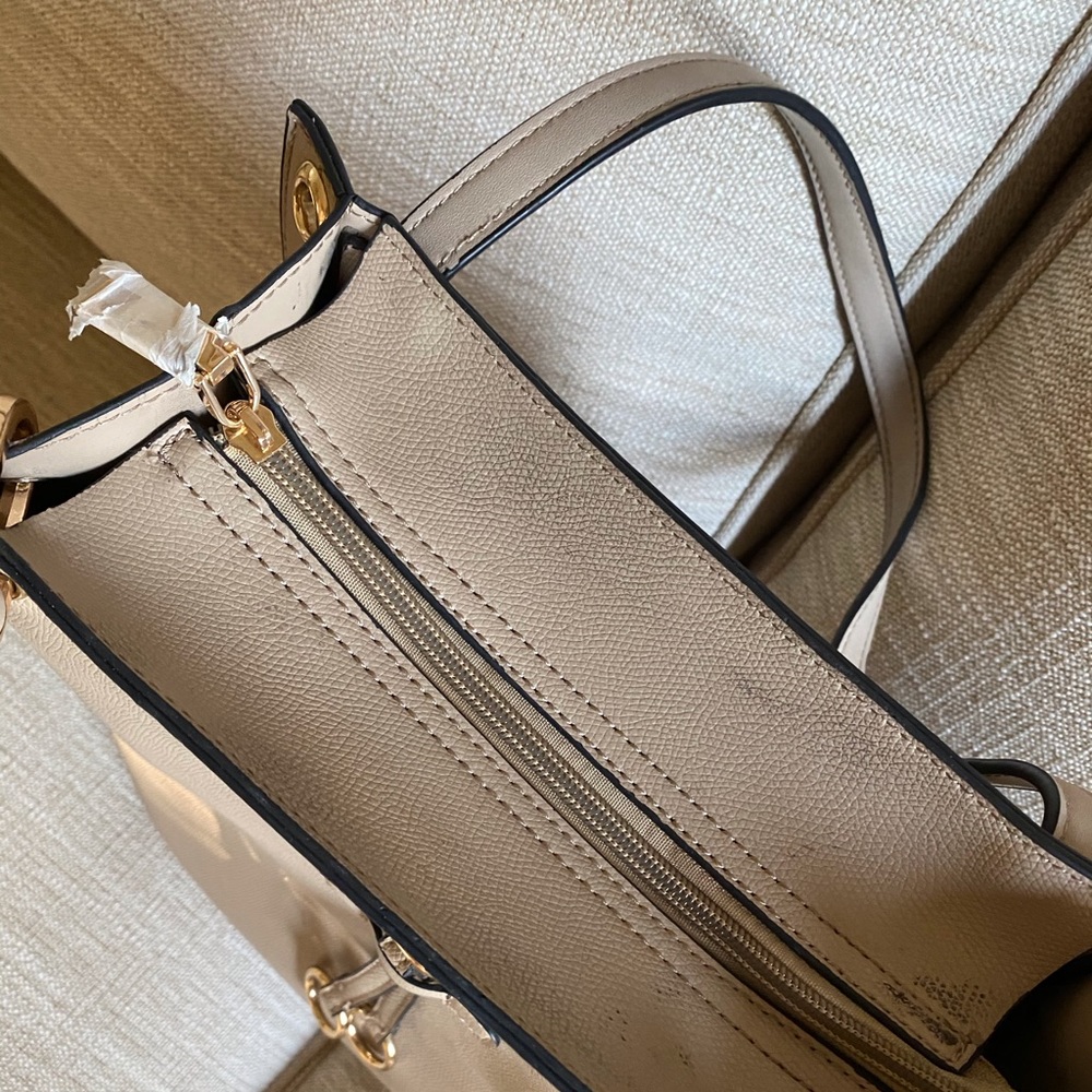 Tan Purse - Picture 5 of 8